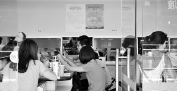餐馆公示添加剂的大限已到 多数店家都说自己的饭菜 很干净
